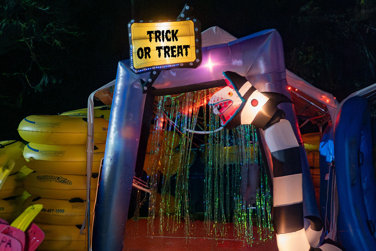 Trick-or-Treat Tube Maze at Spooky Springs